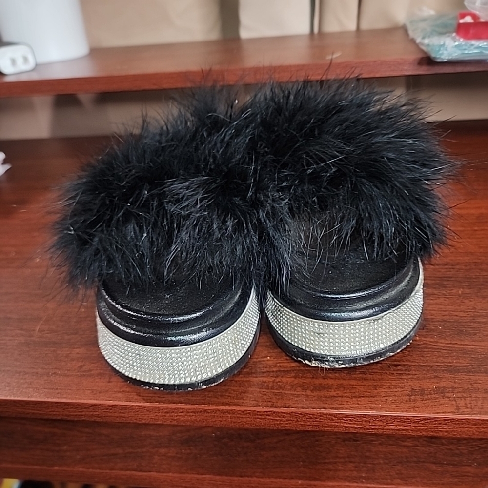 Azalea Wang Fur And Rhinestone Slides. Size 8 - Picture 8 of 11